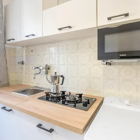 - A 10 Minuti A Piedi Dal Teatro Ariston Apartamento